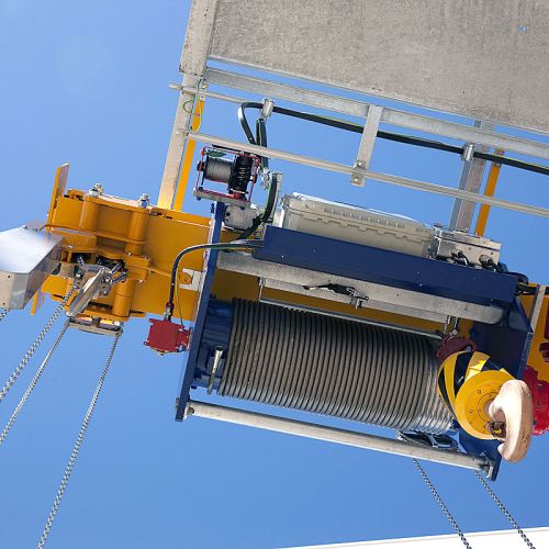 Ex LNG Jib Cranes Iran Image 04.jpg