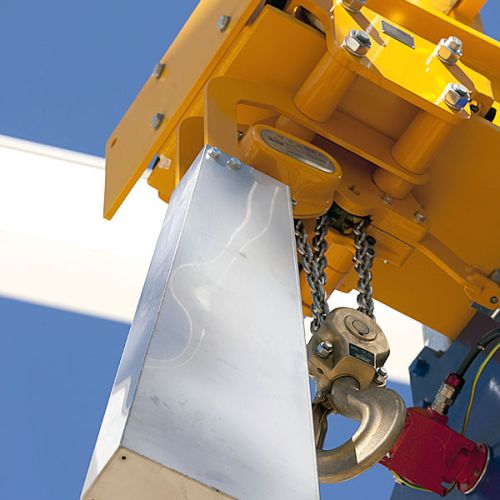 Ex LNG Jib Cranes Iran Image 02.jpg